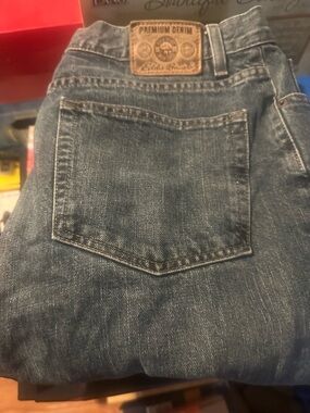 Mens Eddie Bauer Relaxed Jeans in Dark Blue Wash